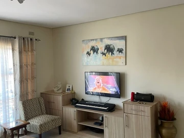 3 Bedroom Flat & Apartment