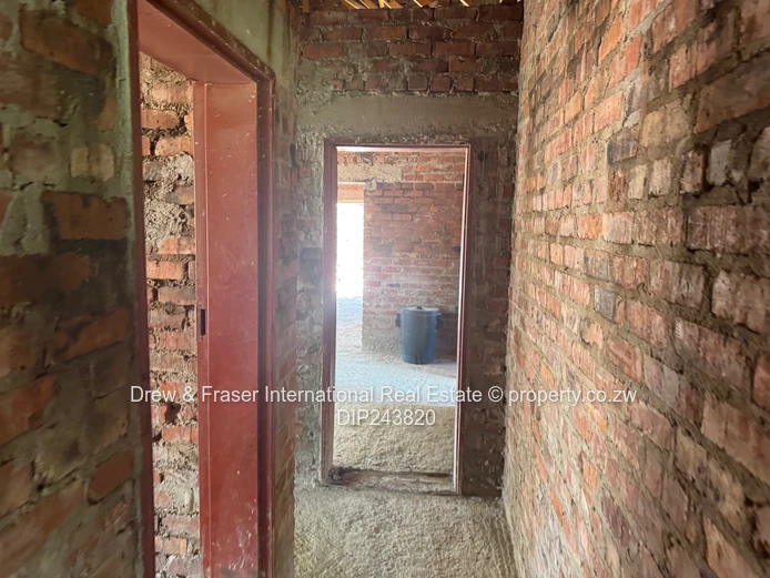 Unfinished 4-Bed House with Deed, Double Garage Zimre Park $75k (Sole Mandate)