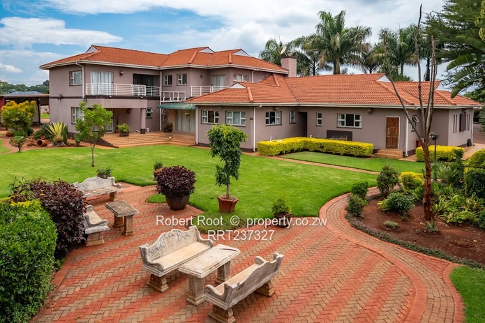 Exclusive Luxury 6-Bedroom Home On 6,000 Sqm 