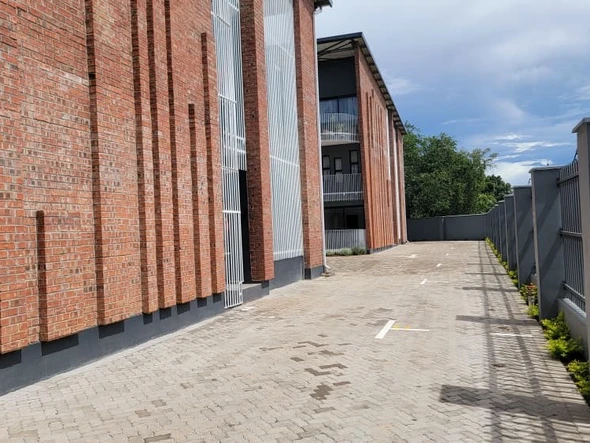 2 Bedroom Flat & Apartment