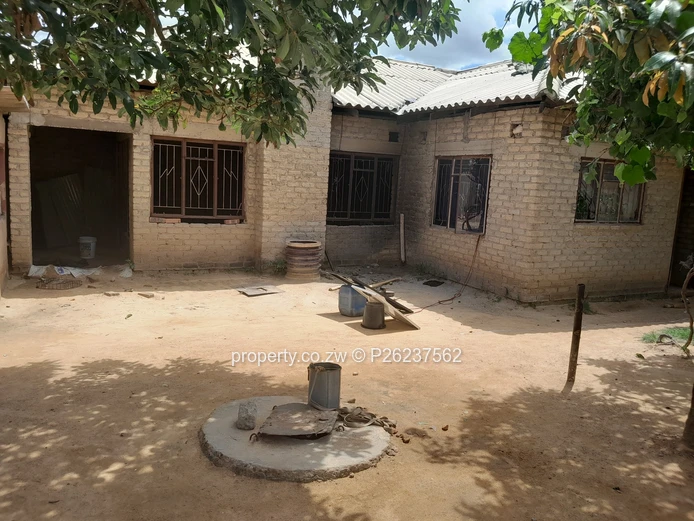 An incomplete 7 roomed house for sale in Southlea park 