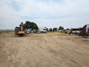 Commercial & Industrial Land