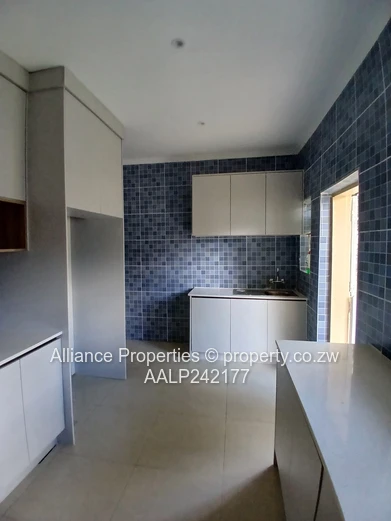 2x Modern 3-Bedroom House for Rent – Hillside