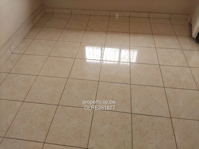 Spacious 3-Bed Home in Ashdown Park with Borehole