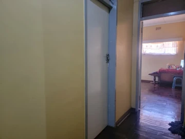 2 Bedroom Flat & Apartment