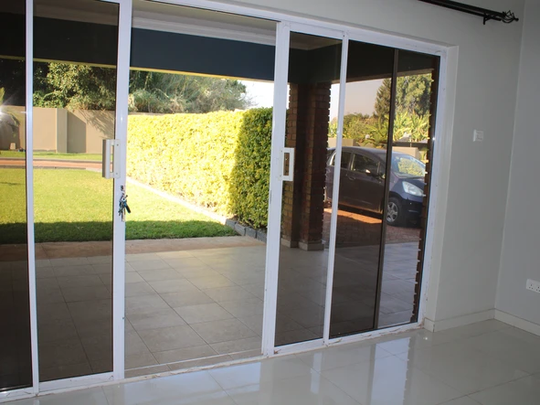 3 Bedroom Flat & Apartment