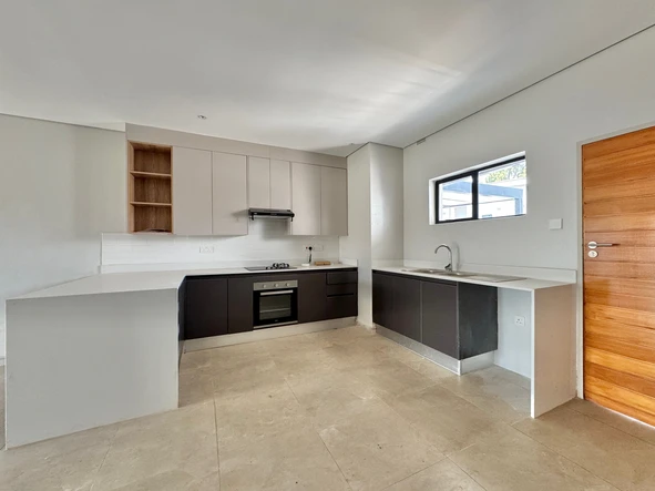 3 Bedroom Flat & Apartment