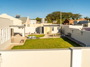 3 Bedroom Flat & Apartment
