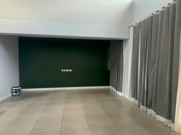 3 Bedroom Flat & Apartment