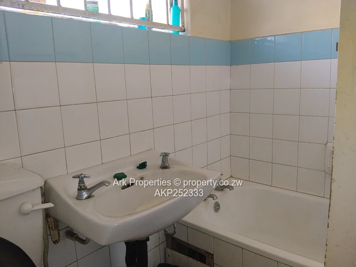 1-Bedroom Flat for Sale in Avenues