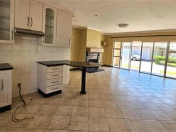 3 Bedroom Flat & Apartment