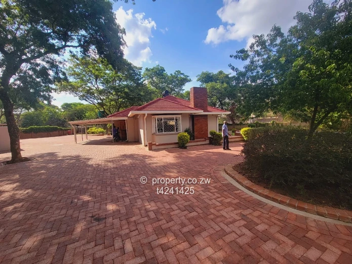 Chisipite 3 bedroom house to rent 