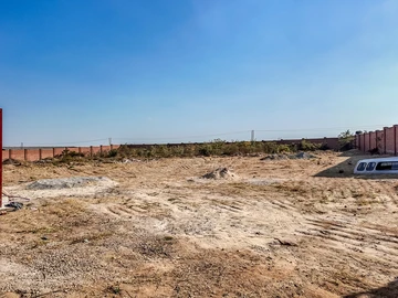 Commercial & Industrial Land
