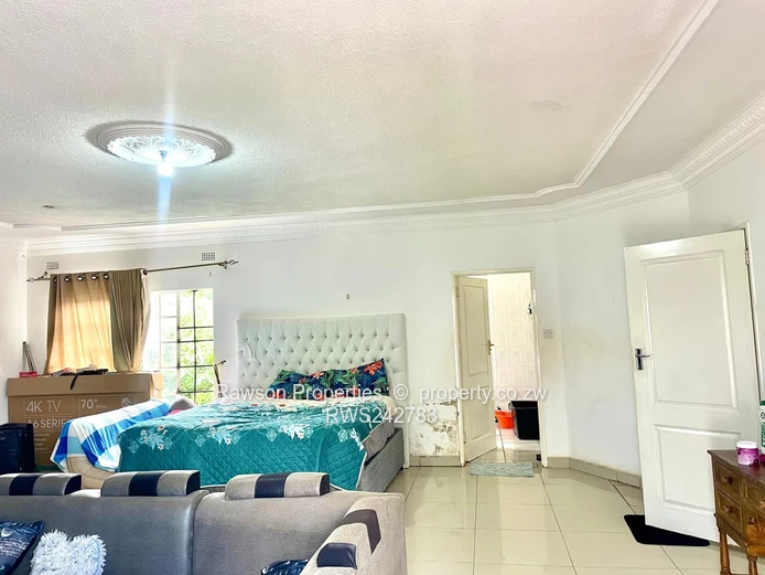 Norton Nharira Views Mansion with great potential for commercial use!!!