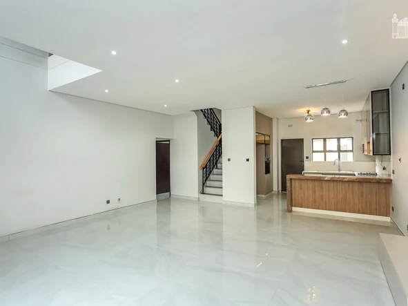 3 Bedroom Flat & Apartment