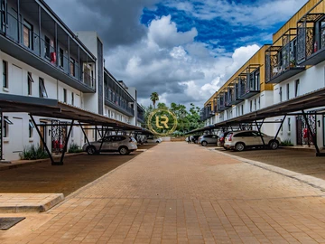 2 Bedroom Flat & Apartment