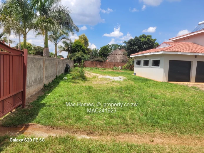 Mt pleasant heights double storey for sale 350k