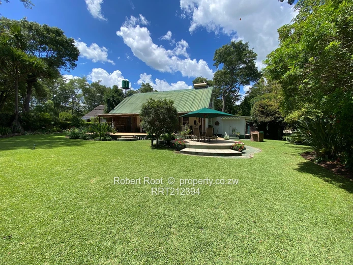 Lakeside Oasis – Ideal Family Home