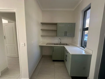 2 Bedroom Flat & Apartment