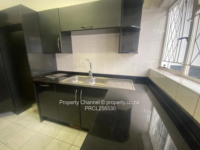 Avondale - Spacious 3-Beds Duplex Garden Flat In a Well Secured Block