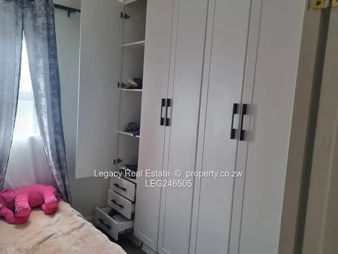 High-End Helesvale Home With Gym & Borehole.