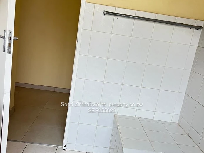 3-Bed cluster unit along Coronation on 871sqm 