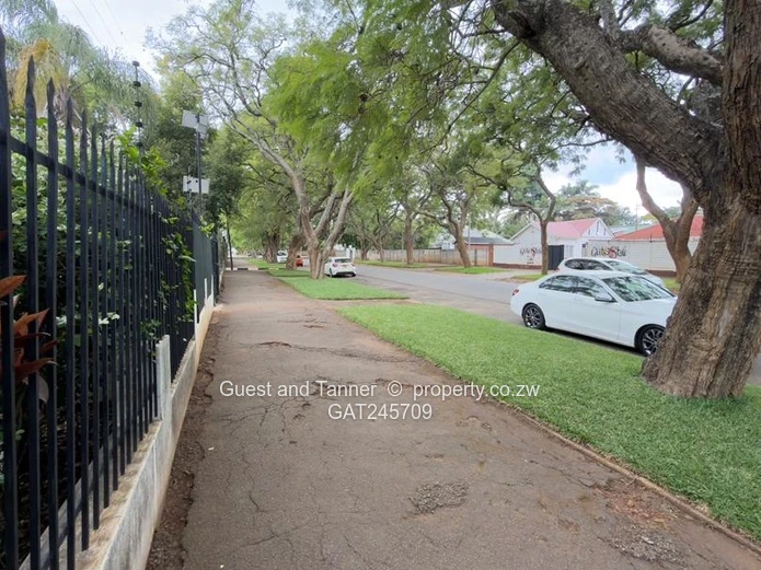 Upper Avenues - Duplex For Sale