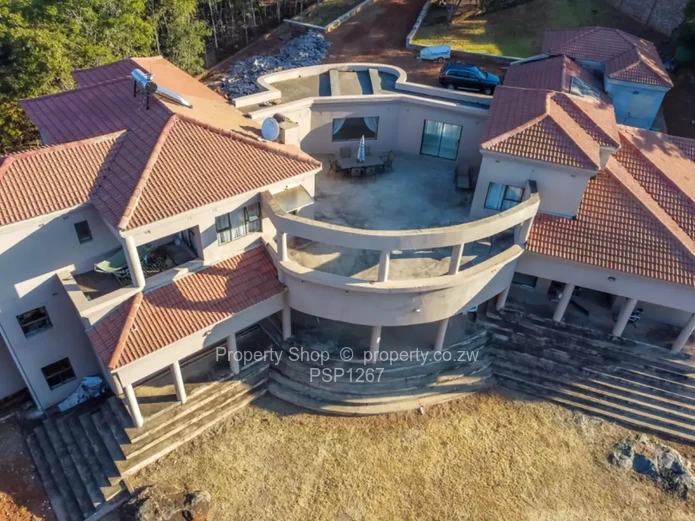 Contemporary 5 bedroom house 