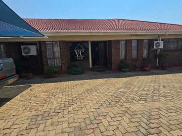 8 Bedroom House