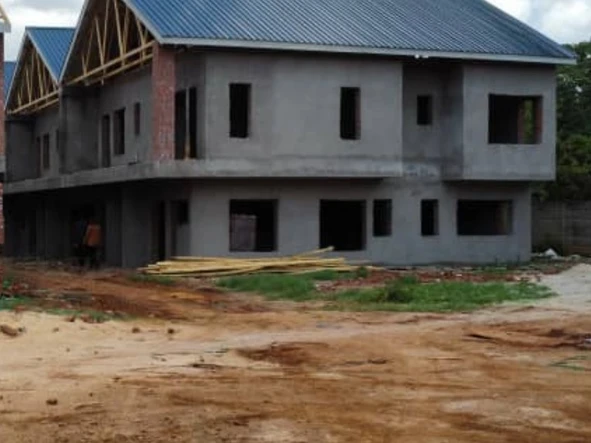 Spacious 5-Bed Greendale North Home with Borehole Access