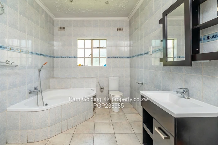 House with seperate cottage - Ideal for Rental Income