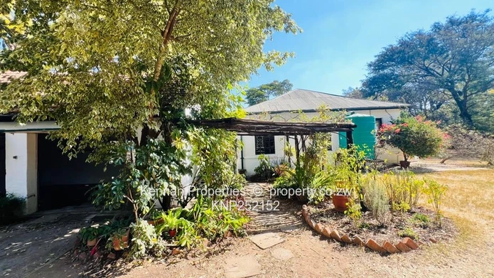 Golden Oldie Character family home