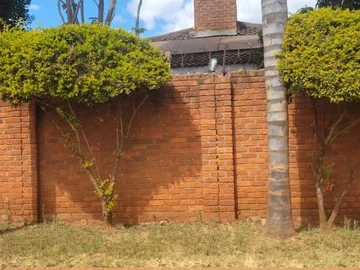 A captivating house in Bloomingdale in 3 bedrooms,main ensuite, fitted kitchen, dining, lounge and d