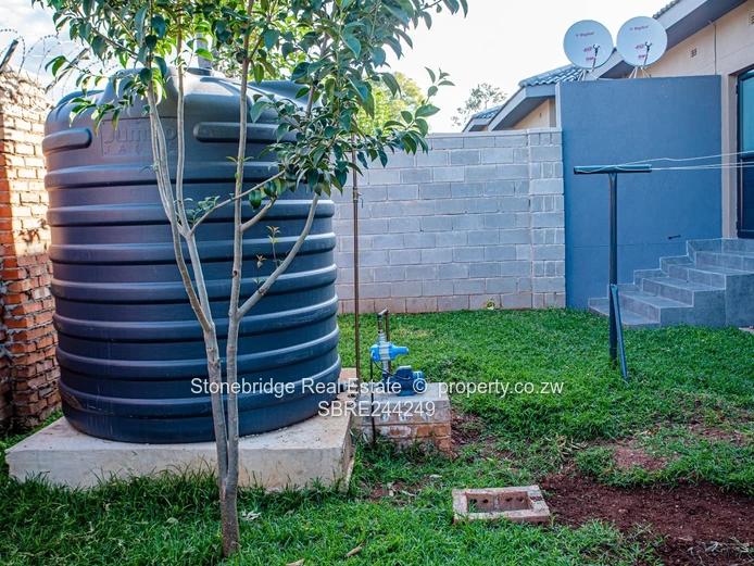 Luxurious 3 Bedroomed Townhouses in Hillside to Rent