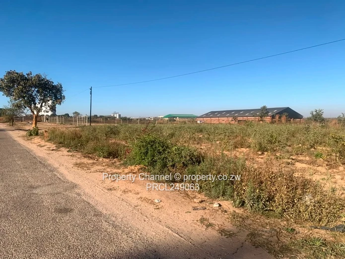 Prime 4950m² Tarred-Main Road Commercial Stand in Karoi