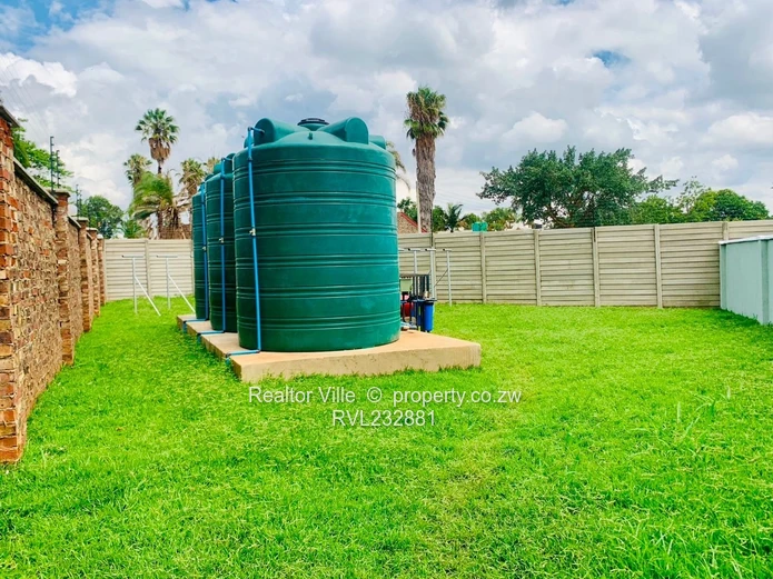 Modern 3-bed Townhouse for Rent in Borrowdale West