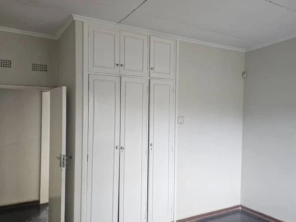 2 Bedroom Flat & Apartment
