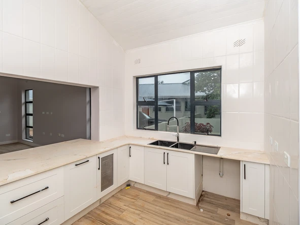 3 Bedroom Flat & Apartment