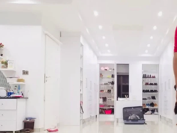 6 Bedroom House