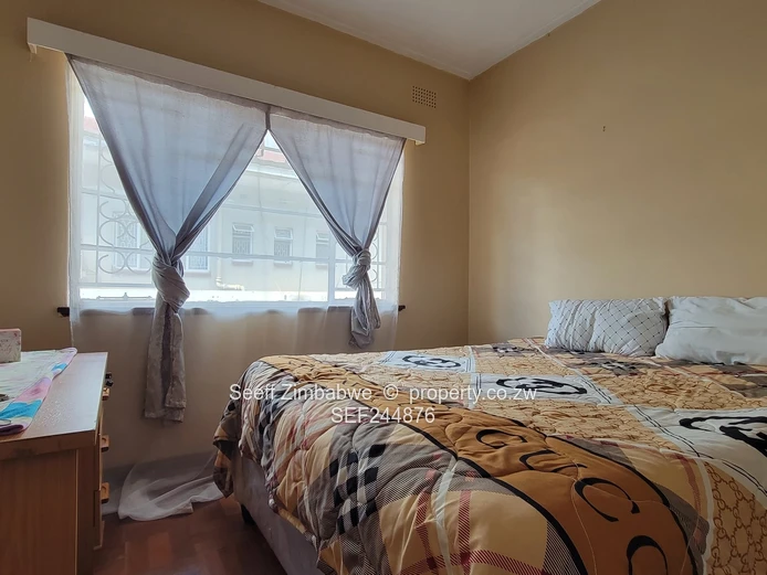 2-Bed Flat For Sale - The Avenues