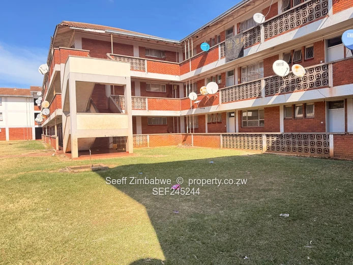 2 bed flat at Eastview Gardens- Ngezi