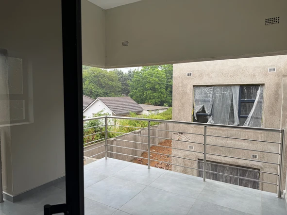 4 Bedroom Flat & Apartment