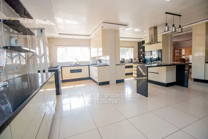 House for sale in Monavale