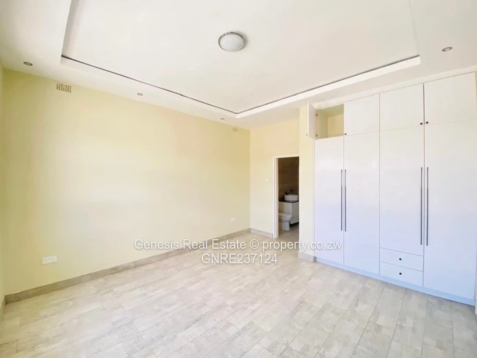 Peakwood Village 3 bedrooms for sale 