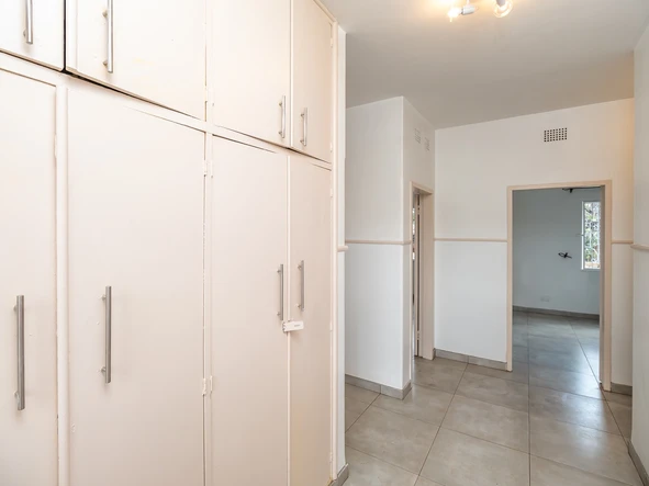 3 Bedroom Flat & Apartment