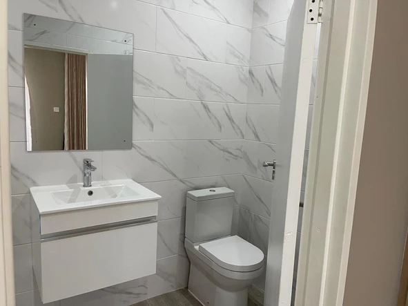 4 Bedroom Flat & Apartment