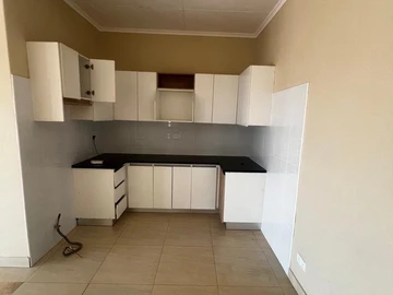 3 Bedroom Flat & Apartment
