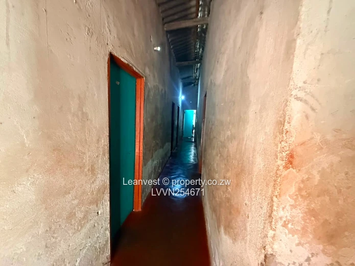Spacious 6-Bed Home in Chitungwiza with Borehole
