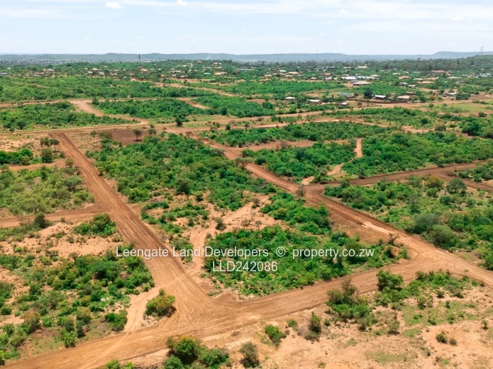 4ha Kadoma Farm — Main Road Frontage & Gravel Access (Sole Mandate)