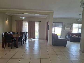 4 Bedroom Flat & Apartment